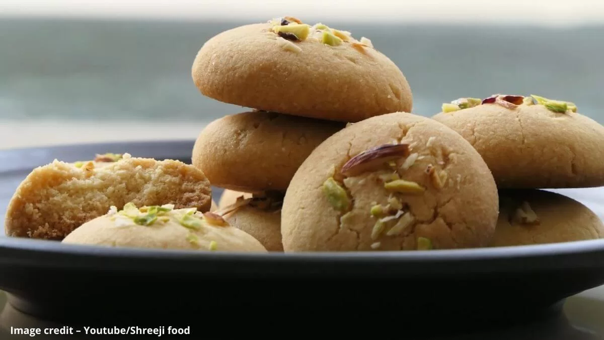 નાનખટાઈ બનાવવાની રીત - નાનખટાઈ રેસીપી - nankhatai recipe in gujarati - nankhatai banavani rit