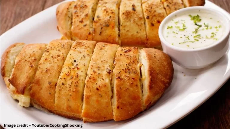 ગાર્લિક બ્રેડ બનાવવાની રીત કુકરમા | Stuffed garlic bread recipe in Gujarati ગાર્લિક બ્રેડ બનાવવાની રીત કુકરમા | Stuffed garlic bread recipe in Gujarati
