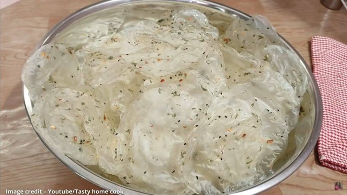 chokha na papad recipe in gujarati - chokha na papad banavani recipe - chokha na papad banavani rit batao - ચોખાના લોટના પાપડ બનાવવાની રીત - ચોખાના પાપડ બનાવવાની રીત