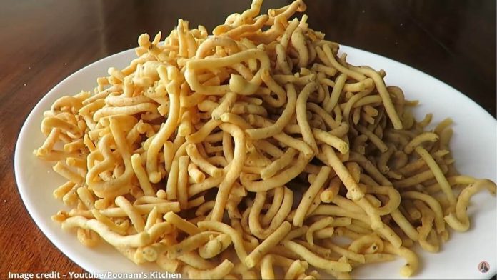 ભાવનગરી ગાંઠિયા બનાવવાની રીત - bhavnagari gathiya recipe - bhavnagari gathiya recipe in gujarati -bhavnagari gathiya banavani rit