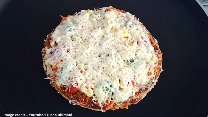 Bhakhri pizza - ભાખરી પિઝા - ભાખરી પીઝા બનાવવાની રીત - ભાખરી ના પીઝા બનાવવાની રીત - bhakri pizza recipe - bhakri pizza recipe in gujarati - bhakri pizza banavani rit - bhakri pizza base recipe