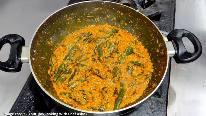 ભીંડા નું ગ્રેવીવાળું શાક બનાવવાની રીત - bhinda nu gravy valu shaak banavani rit - bhinda nu gravy valu shaak recipe in gujarati