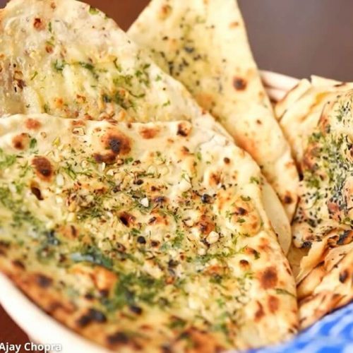 નાન તવા પર બનાવવાની રીત - tava par naan banavani rit - tawa naan recipe in gujarati - તવા પર નાન બનાવવાની રીત