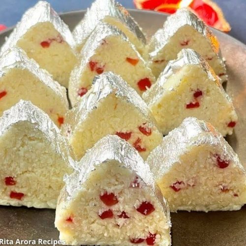 કોકોનટ બરફી બનાવવાની રીત - coconut barfi banavani rit - coconut barfi recipe in gujarati - coconut barfi banavani rit gujarati ma - coconut barfi in gujarati - કોકોનટ બરફી