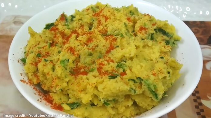 મકાઈ નું ખીચું - મકાઈ ના લોટ નું ખીચું - makai nu khichu - makai nu khichu recipe - makai na lot nu khichu - મકાઈ નું ખીચું બનાવવાની રીત - makai nu khichu recipe - makai khichu recipe in gujarati - મકાઈ નું ખીચું બનાવવાની રીત