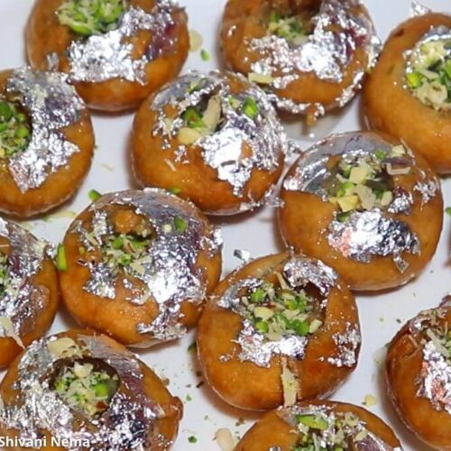 મીની માવા કચોરી બનાવવાની રીત - Mini mava kachori banavani rit - Mini mava kachori recipe in gujarati