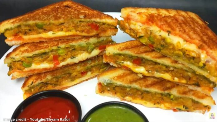 વટાણા બટાકા ની સેન્ડવીચ - vatana bataka ni sandwich - vatana bataka ni sandwich banavani rit - vatana bataka ni sandwich recipe in gujarati - વટાણા બટાકા ની સેન્ડવીચ બનાવવાની રીત