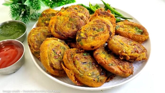 ઘઉંના બટાકા સ્ટફિંગ રોલ્સ બનાવવાની રીત - Ghau na bataka stuffing rolls banavani rit - Ghau bataka stuffing rolls recipe in gujarati