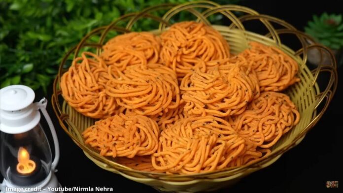 મુરુક્કુ બનાવવાની રીત - Murukku banavani rit - Murukku recipe in gujarati