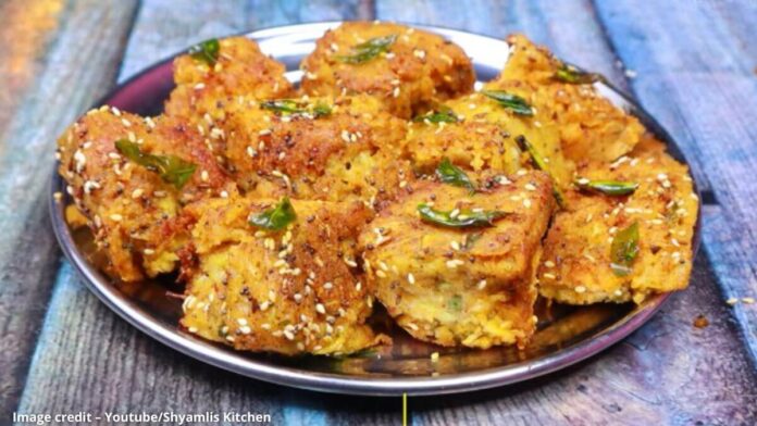 દૂધી સોજી બેસન ના ઢોકળા બનાવવાની રીત - Dudhi soji besan na dhokla banavani rit - Dudhi soji besan na dhokla recipe in gujarati
