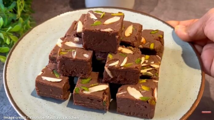 ચોકલેટ બરફી - chocolate barfi - ચોકલેટ બરફી બનાવવાની રીત - chocolate barfi banavani rit - chocolate barfi recipe in gujarati