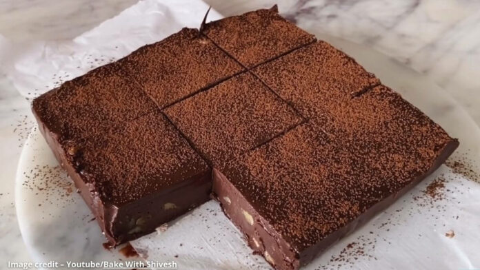ચોકલેટ ફઝ - chocolate fudge - ચોકલેટ ફઝ બનાવવાની રીત - chocolate fudge banavani rit - chocolate fudge recipe in gujarati