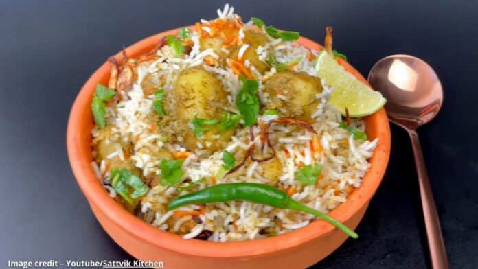 આલુ દમ બિરયાની - Aloo dum biryani - આલુ દમ બિરયાની બનાવવાની રીત - Aloo dum biryani banavani rit - Aloo dum biryani recipe in gujarati
