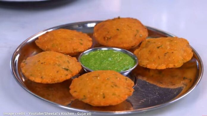 ફરાળી બટાટા પૂરી - Farali batata puri - ફરાળી બટાટા પૂરી બનાવવાની રીત - Farali batata puri banavani rit - Farali batata puri recipe in gujarati