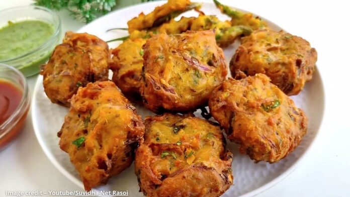 બ્રેડ આલું પ્યાઝ ના પકોડા - Bread aloo pyaz na pakoda - બ્રેડ આલું પ્યાઝ ના પકોડા બનાવવાની રીત - Bread aloo pyaz na pakoda banavani rit