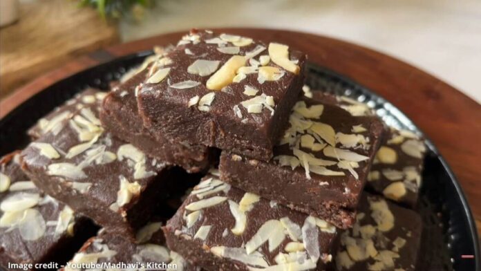 Chocolate kaju barfi ચોકલેટ કાજુ બરફી - Chocolate kaju barfi - ચોકલેટ કાજુ બરફી બનાવવાની રીત - Chocolate kaju barfi banavani rit