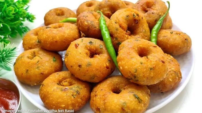 ઘઉંના લોટ અને બાફેલા બટાકાના વડા - Ghau na lot ane bafela bataka na vada - ઘઉંના લોટ અને બાફેલા બટાકાના વડા બનાવવાની રીત - Ghau na lot ane bafela bataka na vada banavani rit