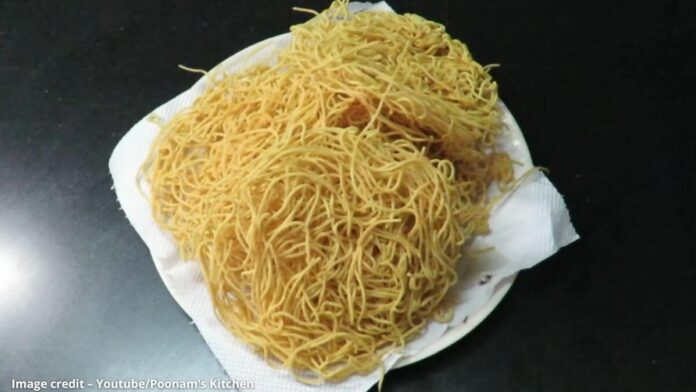 besan sev recipe - બેસન ની સેવ - besan ni sev banavani reet - besan ni sev banavani rit - બેસન ની સેવ બનાવવાની રીત