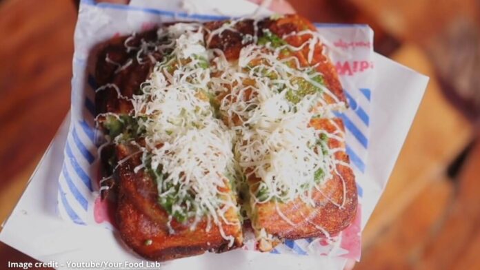 Cheese Chilli Sandwich ચીઝ ચિલી સેન્ડવિચ - Cheese Chilli Sandwich - ચીઝ ચિલી સેન્ડવિચ બનાવવાની રીત - Cheese Chilli Sandwich banavani rit