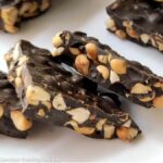 Chocolate sing chikki - ચોકલેટ સિંગ ચીક્કી