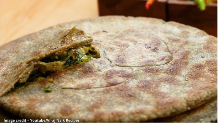 Bharelo bajra no rotlo - ભરેલો બાજરા નો રોટલો