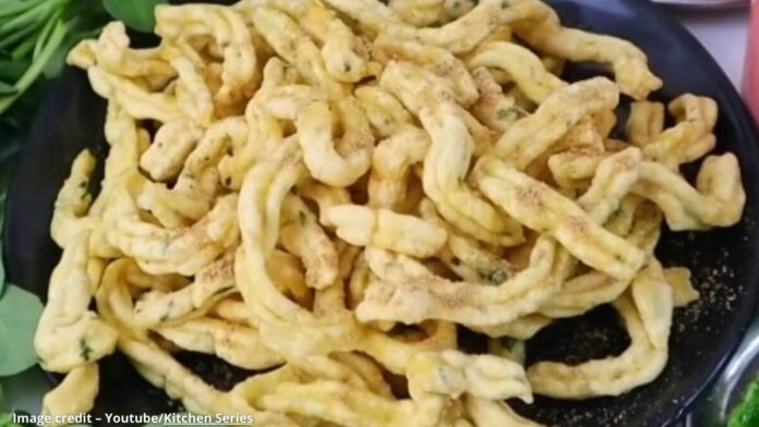 Lili methi mari vala champakali ganthiya - લીલી મેથી મરી વાળા ચંપાકલી ગાંઠીયા