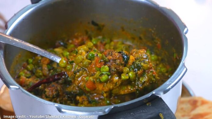 Vatana muthiya nu shaak - વટાણા મુઠીયા નું શાક