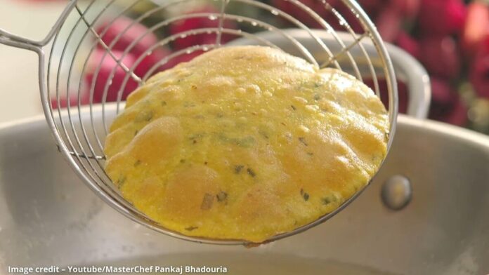 Makai na lot ni puri - મકાઈ ના લોટની પૂરી