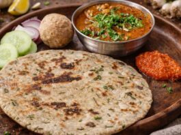 લીલા લસણ વાળો બાજરી નો રોટલો - Lila Lasan Valo Bajri No Rotlo