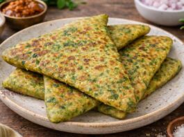 ટિફિન માટે બેસ્ટ: એકદમ સોફ્ટ અને હેલ્ધી બટાકા પાલકના પરોઠા – Bataka Palak Parotha Recipe in Gujarati સોફ્ટ અને હેલ્ધી બટાકા પાલકના પરોઠા - Bataka Palak Parotha Recipe