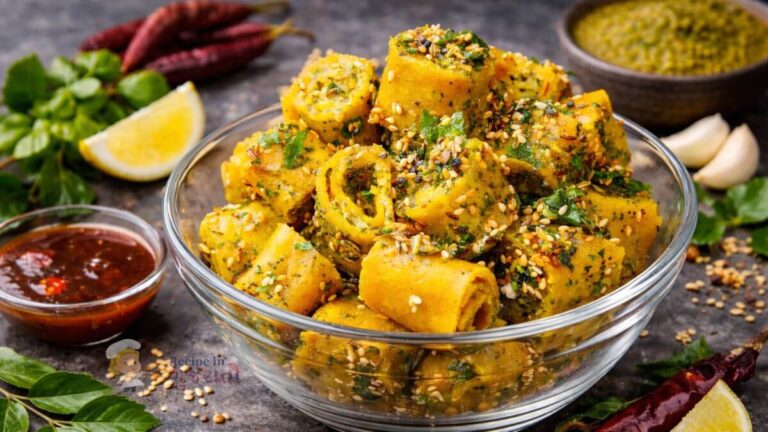 મહારાષ્ટ્રની ફેમસ ‘ખાનદેશી લાંડગે’ (સ્પાઈસી દાળ ઢોકળી) – Khandeshi Landge Recipe in Gujarati