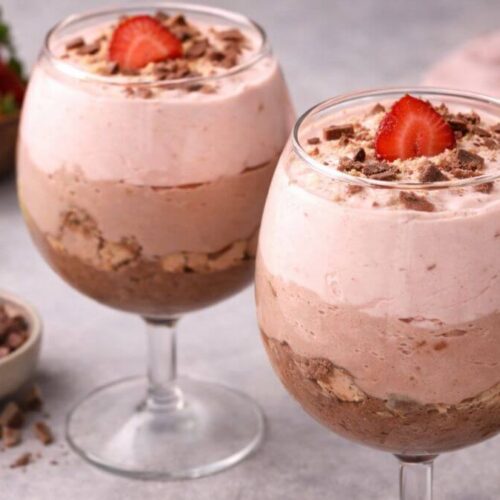 Strawberry Chocolate Mousse - સ્ટ્રોબેરી ચોકલેટ મૂઝ