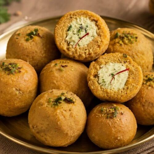 Mava Besan na Ladoo - માવા બેસનના લાડુ